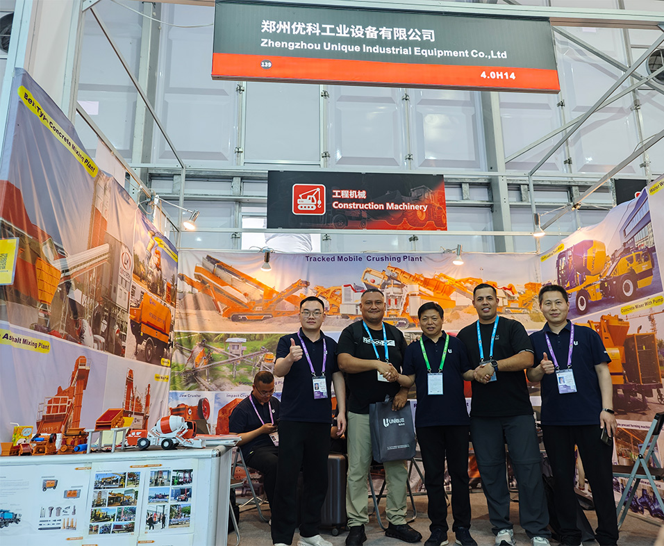 blog 260421 - Congratulations! Honduran customer signed one set UNIQUEMAC water well drilling rig at the Canton Fair!