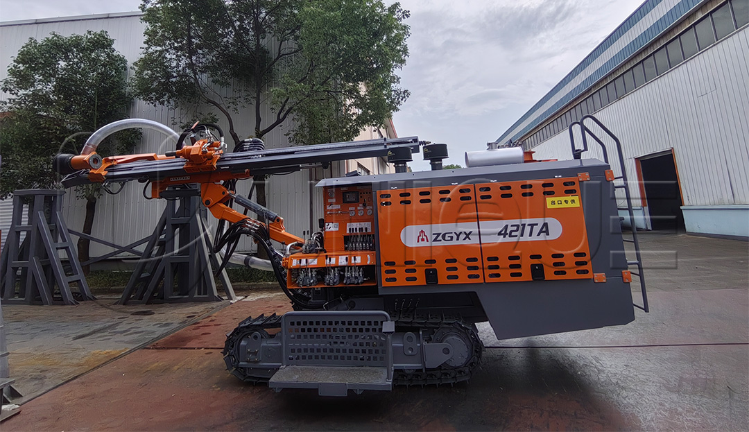 Integrated vs. Split-Mount DTH Blast Drilling Rigs: How to Choose? Integrated DTH drilling rig 1 - Integrated vs. Split-Mount DTH Blast Drilling Rigs: How to Choose?